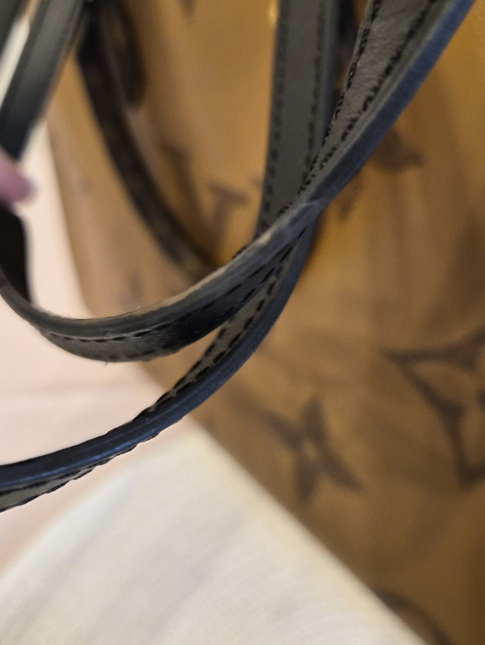 Louis Vuitton OnTheGo MM Giant Monogram Reverse Tote | COA - Microchipped - Picture 16 of 16